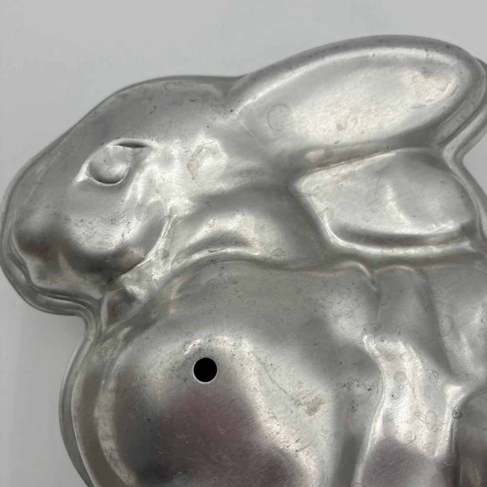 Vintage Aluminum Standing Bunny Rabbit Cake Mold 3D Easter Two Piece Pan 10 Inch